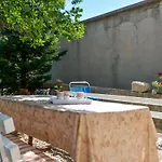Lägenhet Pet Friendly Starigrad Paklenica