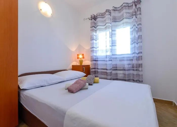 Pet Friendly Starigrad-Paklenica